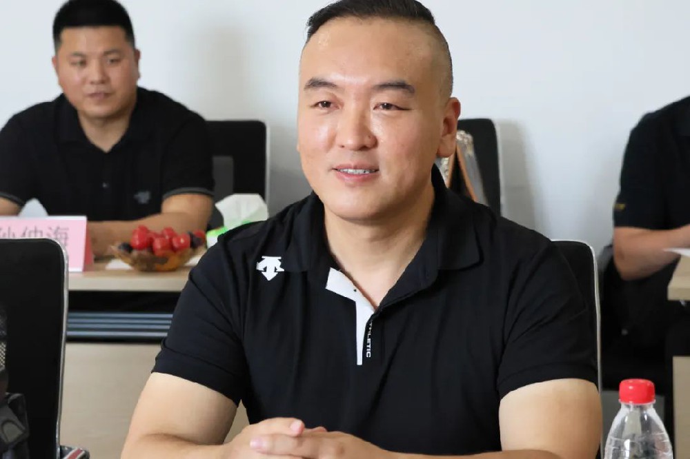 閻峰 副會長 山西貞觀恒昌科貿(mào)有限公司董事長